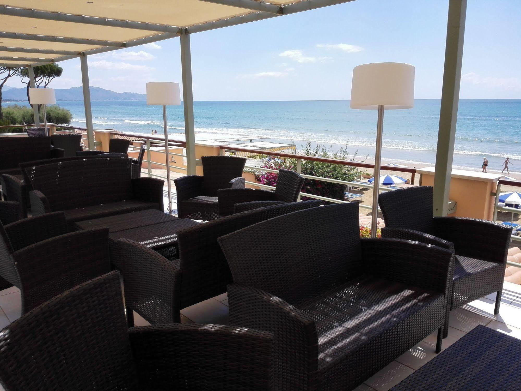 Hotel Acquasanta Terracina Exterior photo