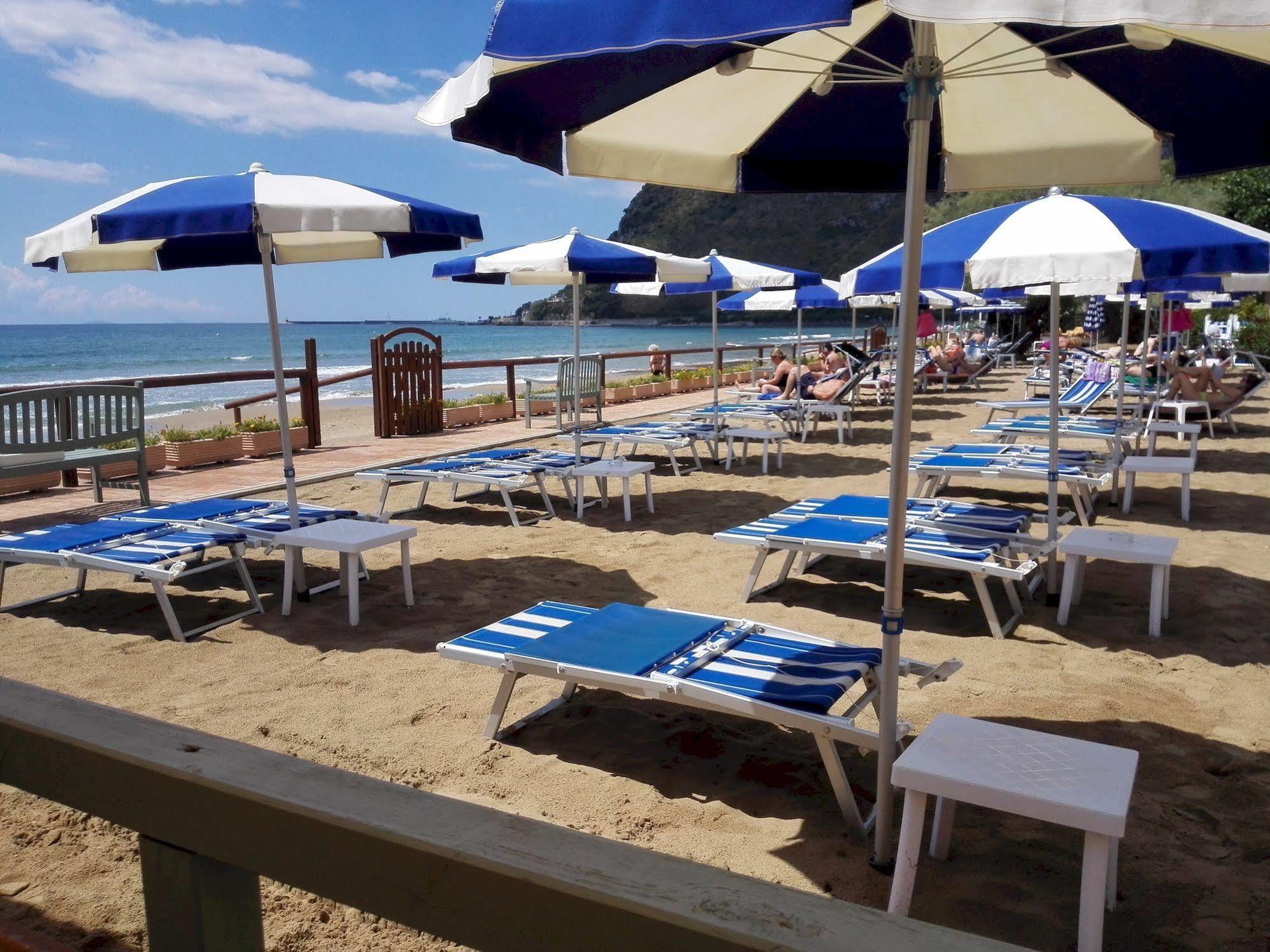 Hotel Acquasanta Terracina Exterior photo