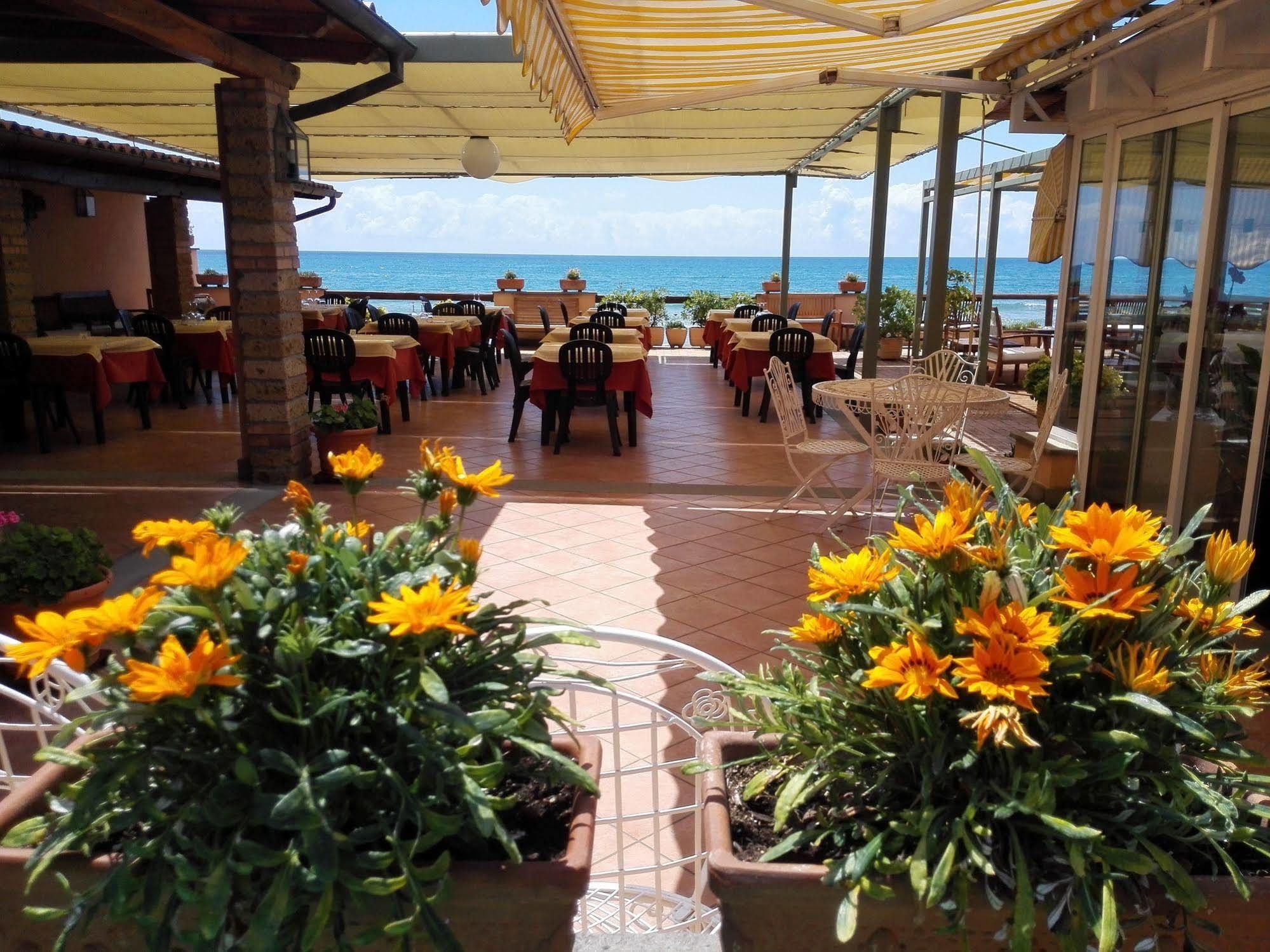 Hotel Acquasanta Terracina Exterior photo